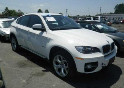 2011 BMW X6 BASE - WHITE ON RED