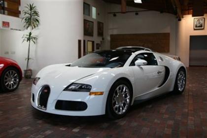 2010 BUGATTI VEYRON 16.4 - WHITE ON BLUE