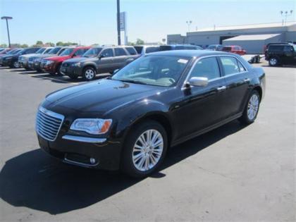 2013 CHRYSLER 300 C LUXURY - BLACK ON BEIGE