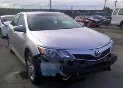 2013 TOYOTA CAMRY SE - SILVER ON BLACK