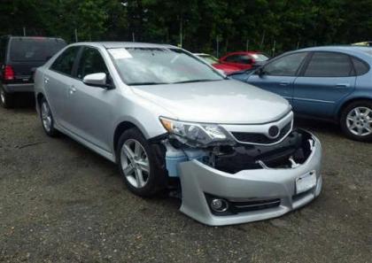 2013 TOYOTA CAMRY SE - SILVER ON BLACK