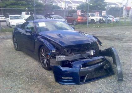 2013 NISSAN GT-R PREMIUM/BLACK EDIT - BLUE ON WHITE