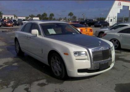 2011 ROLLS ROYCE GHOST V12 - WHITE ON WHITE